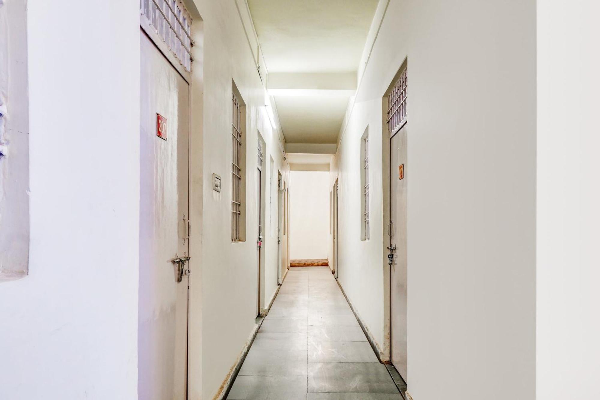 Spot On Siddhi Maa Hotel Гвалиор Екстериор снимка